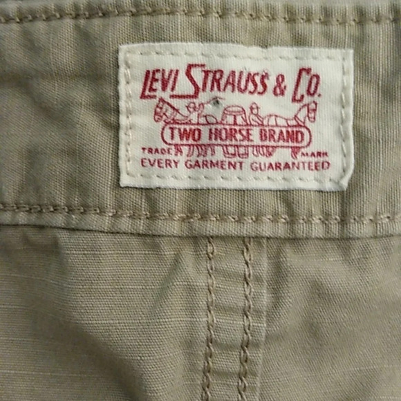 LEVIS WATERLESS, 100% COTTON, KHAKI TAN, CARGO SHORTS, SNAP CARGO POCKETS, W52 - Picture 5 of 10